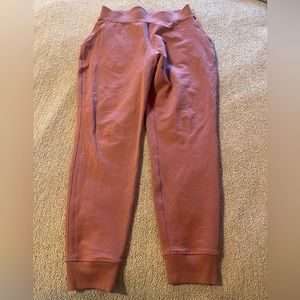 Lululemon size 10 joggers. Excellent condition.
